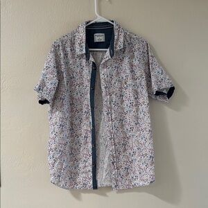 American Eagle Outfitters White and Blue Casual Button Down Shirt